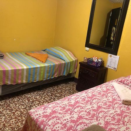 Hotel Alma Maya Antigua Екстериор снимка