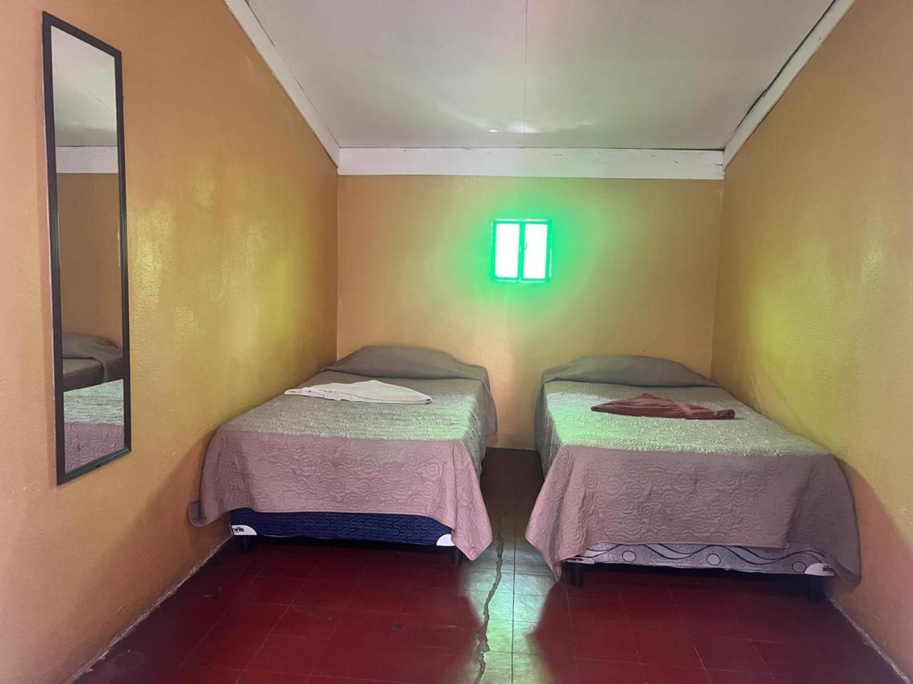 Hotel Alma Maya Antigua Екстериор снимка