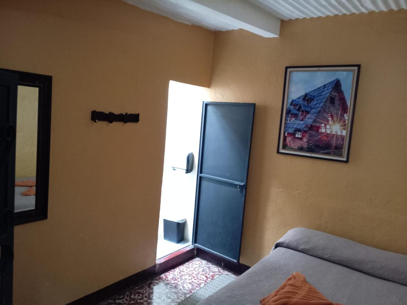 Hotel Alma Maya Antigua Екстериор снимка
