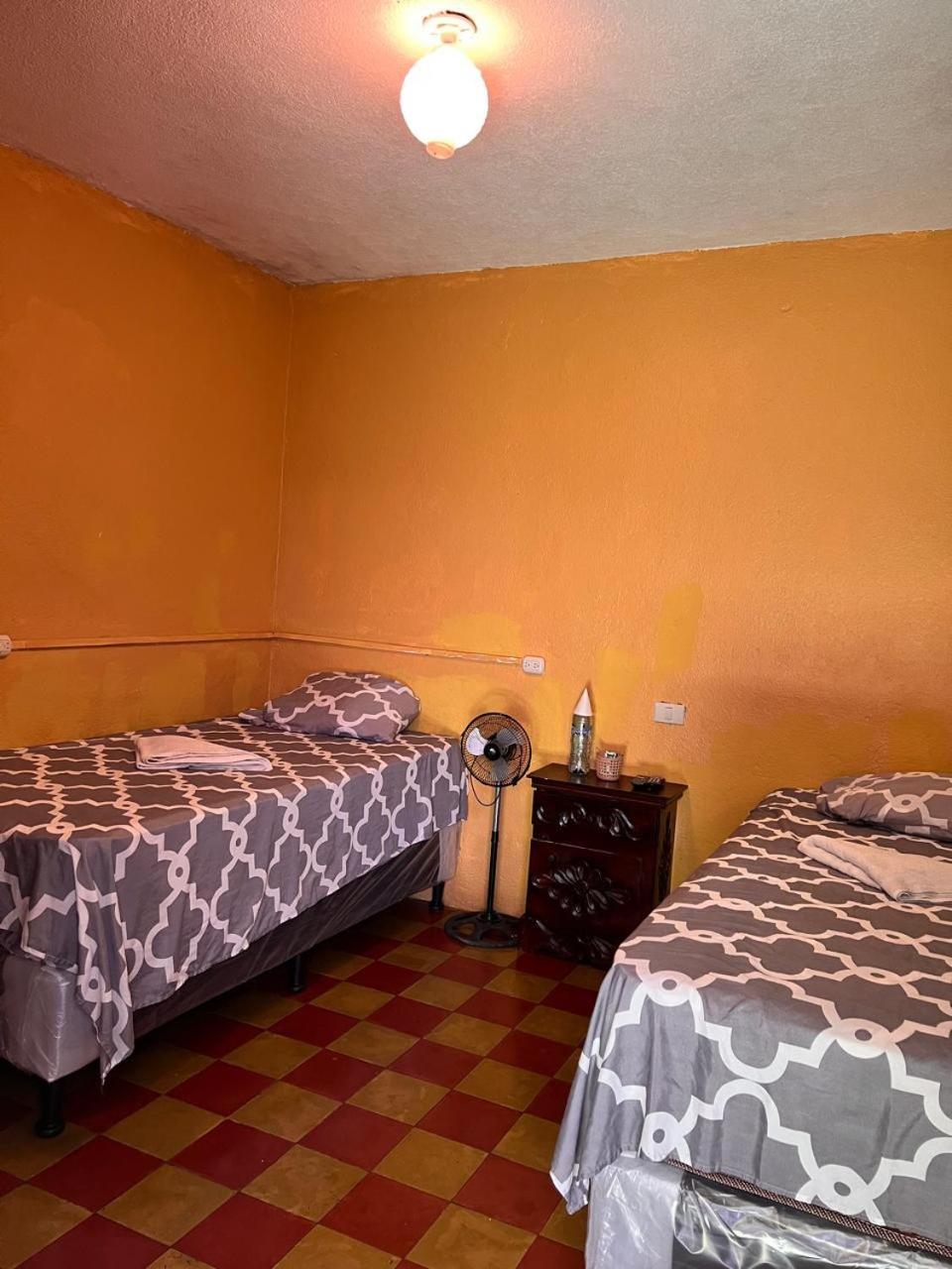 Hotel Alma Maya Antigua Екстериор снимка