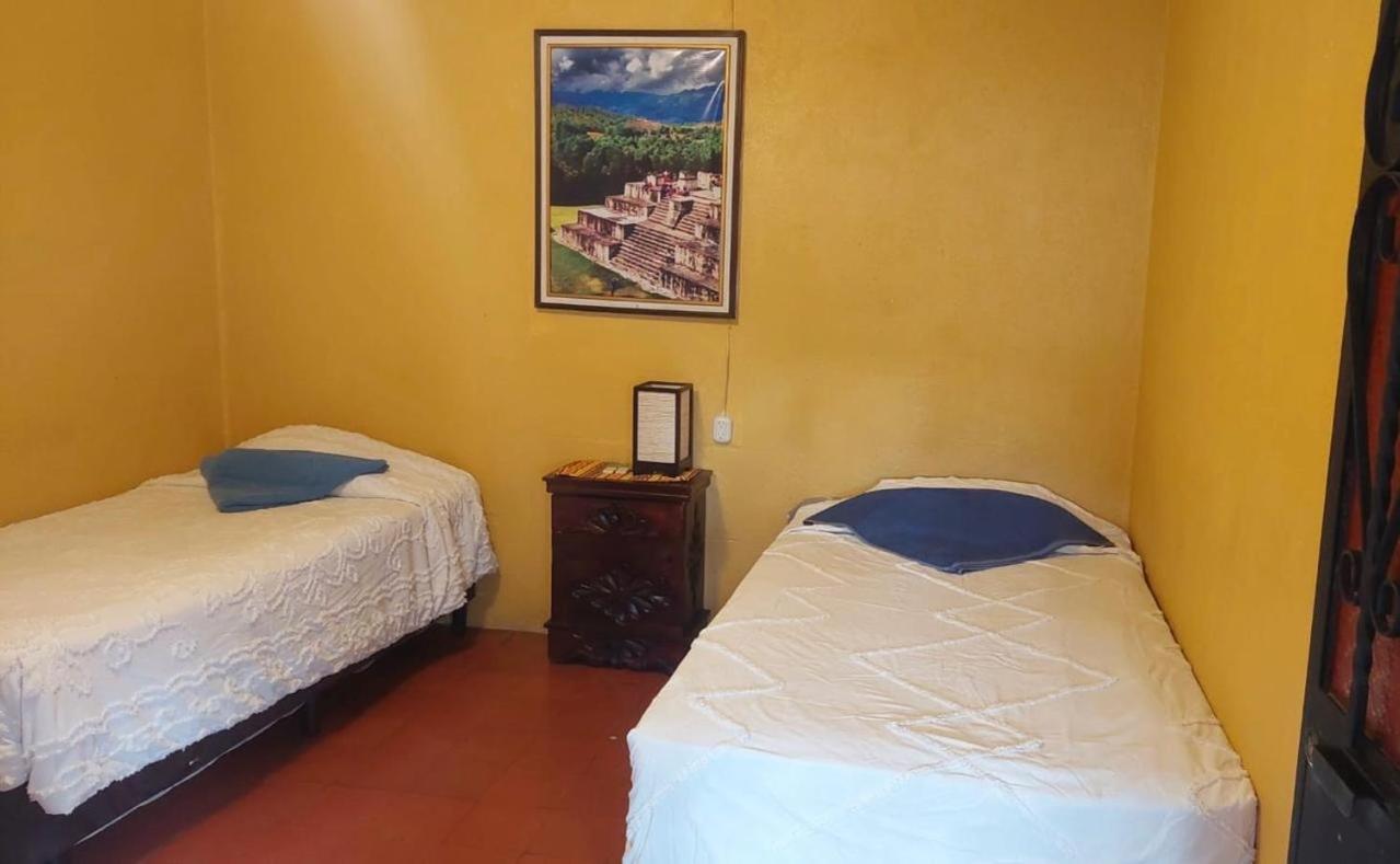 Hotel Alma Maya Antigua Екстериор снимка
