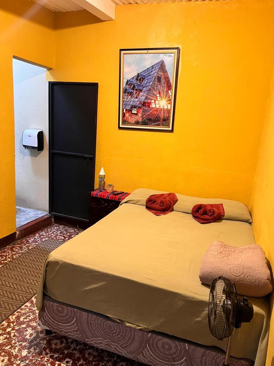 Hotel Alma Maya Antigua Екстериор снимка