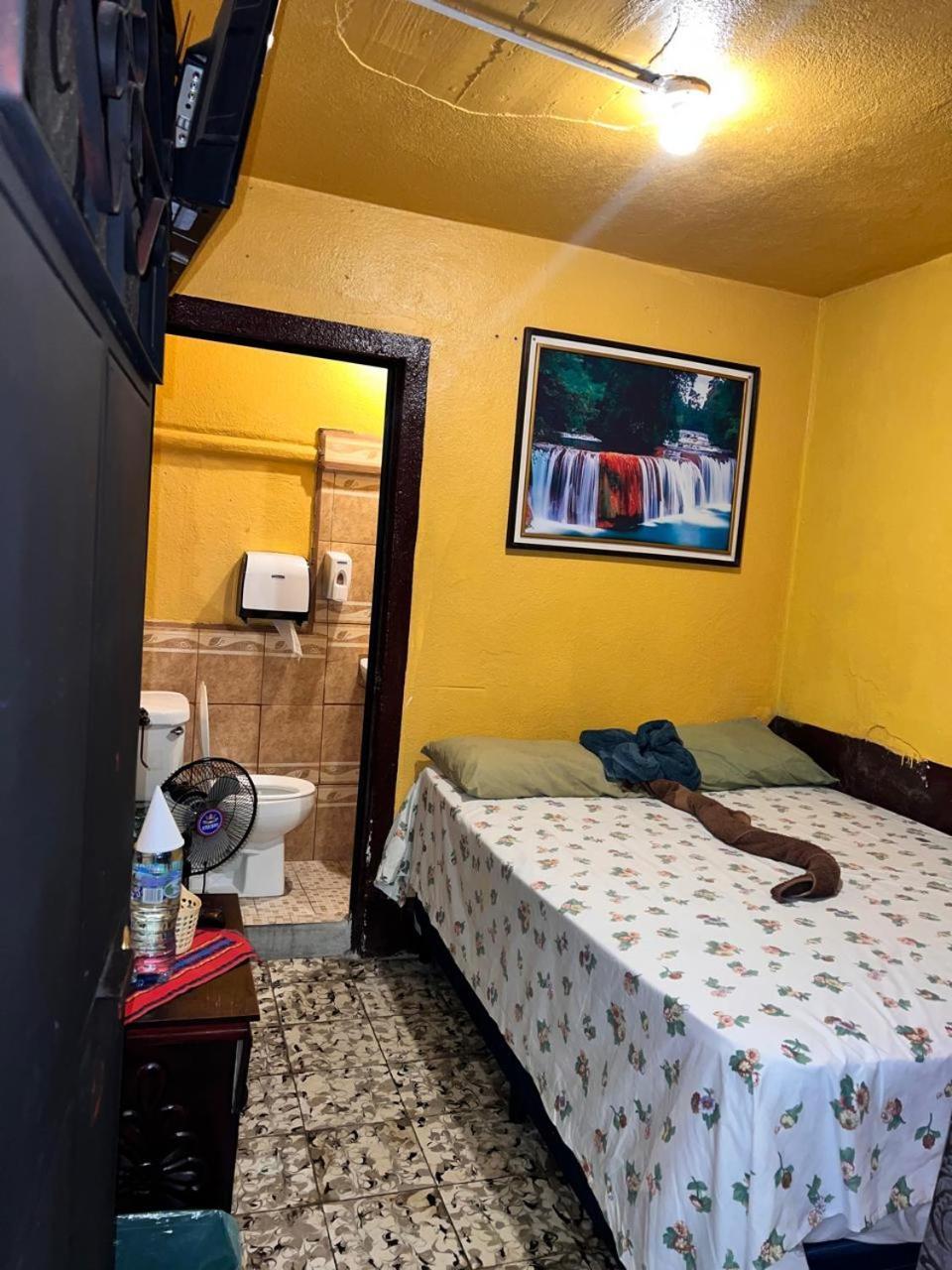 Hotel Alma Maya Antigua Екстериор снимка