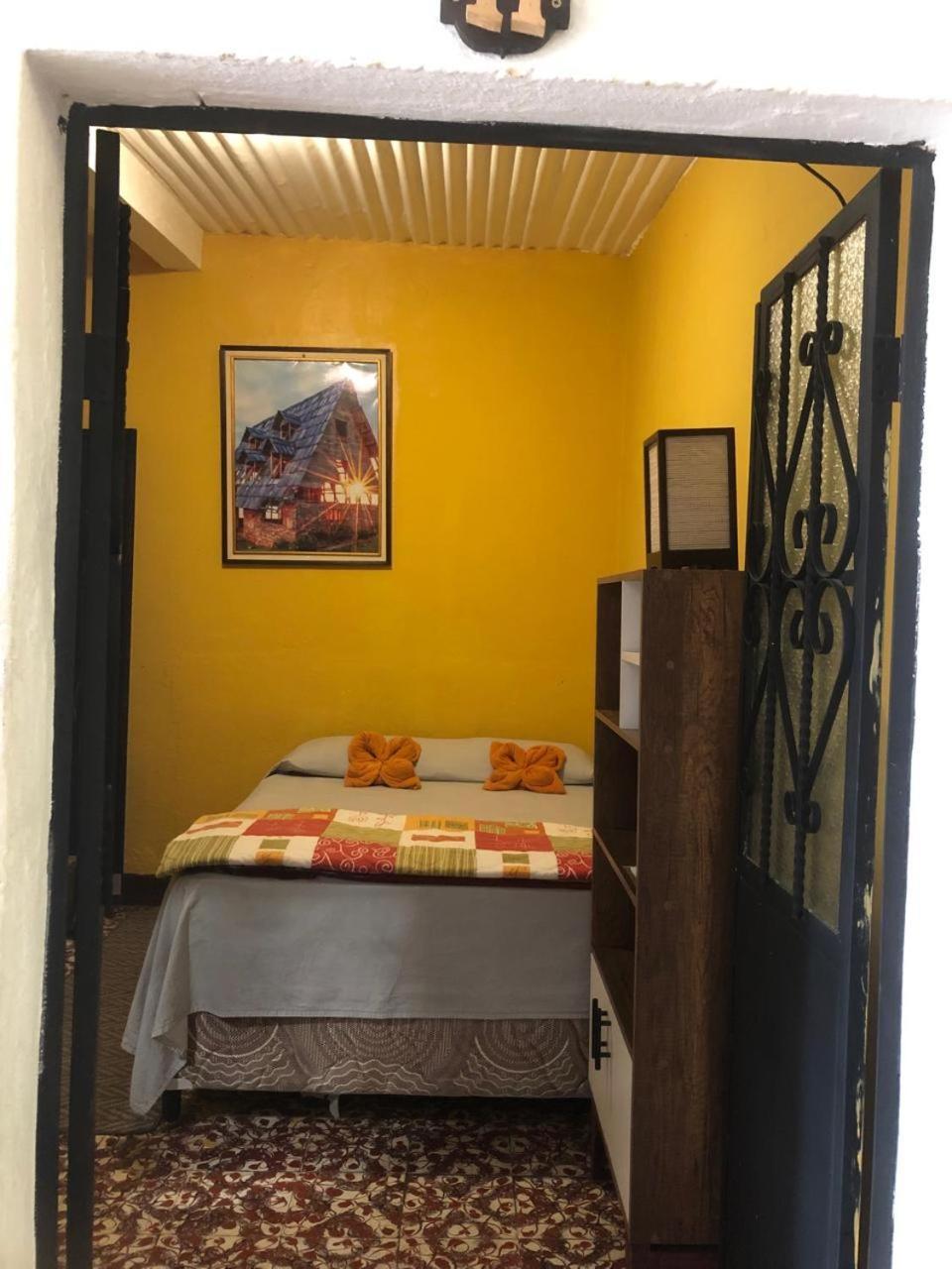 Hotel Alma Maya Antigua Екстериор снимка